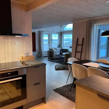 Sea & Sky Vestfjord Panorama * Lodingen